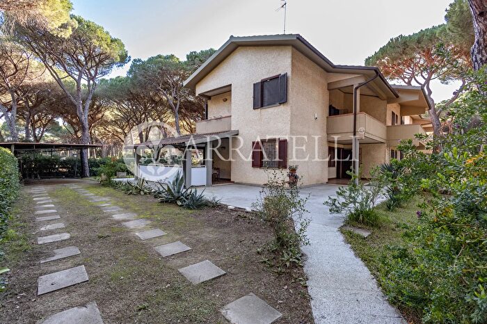 Casa con 9 locali in vendita in Via del Tirreno, Grosseto