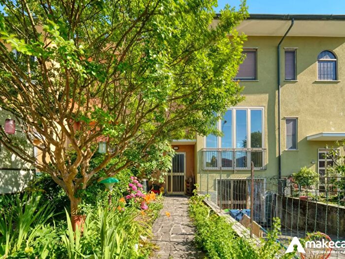 Casa quadrilocale in vendita in Via Fratelli Cervi, Sordio