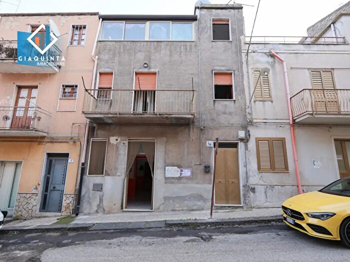 Casa quadrilocale in vendita in Via Etna N, Ramacca