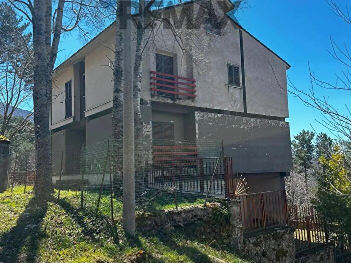 Casa con 11 locali in vendita in Via Risorgimento, Santo Stefano In Aspromonte