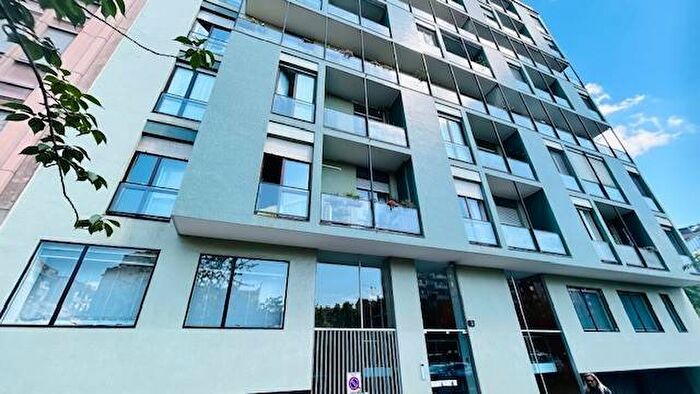 Appartamento trilocale in affitto in Viale Angelo Filippetti, Quadronno Crocetta, Milano