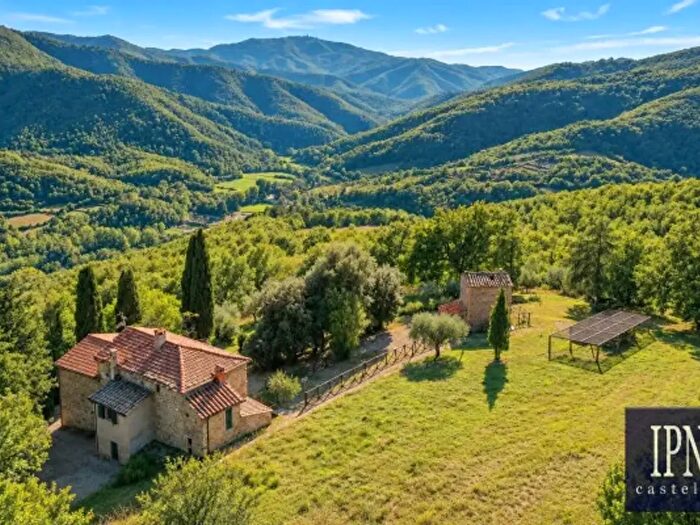 Casa con 6 locali in vendita in Umbertide