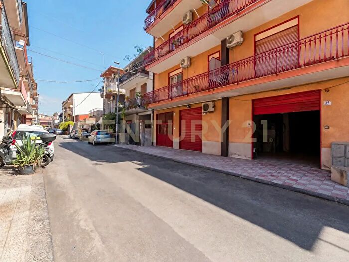 Appartamento quadrilocale in vendita in Via dei Sanguinelli, Catania