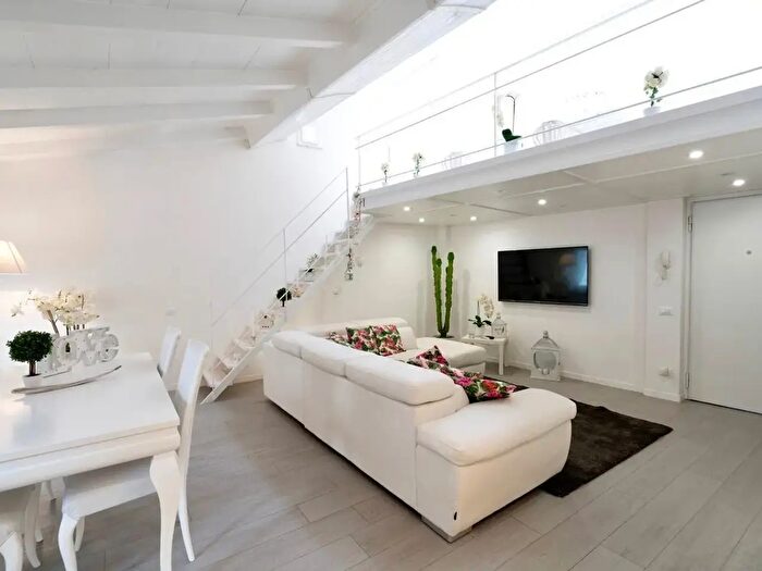 Appartamento quadrilocale in vendita in Ia Palestro, Massa