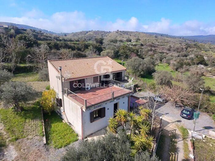 Casa con 5 locali in vendita in Contrada Margi, Monterosso Almo