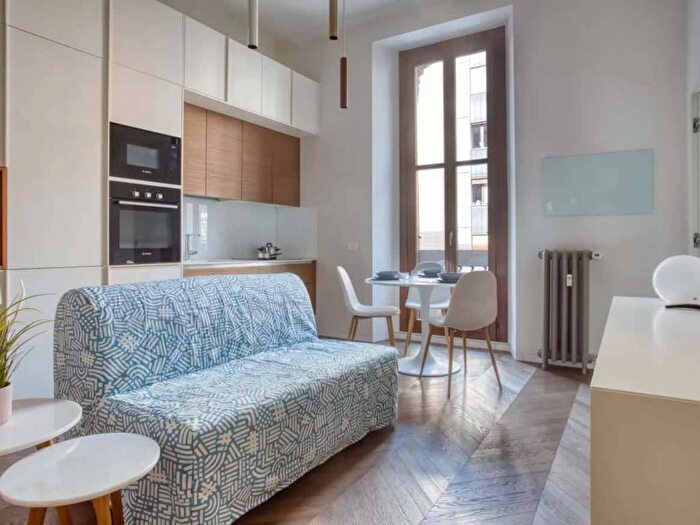 Appartamento bilocale in affitto in Via Francesco Londonio, Paolo Sarpi, Milano