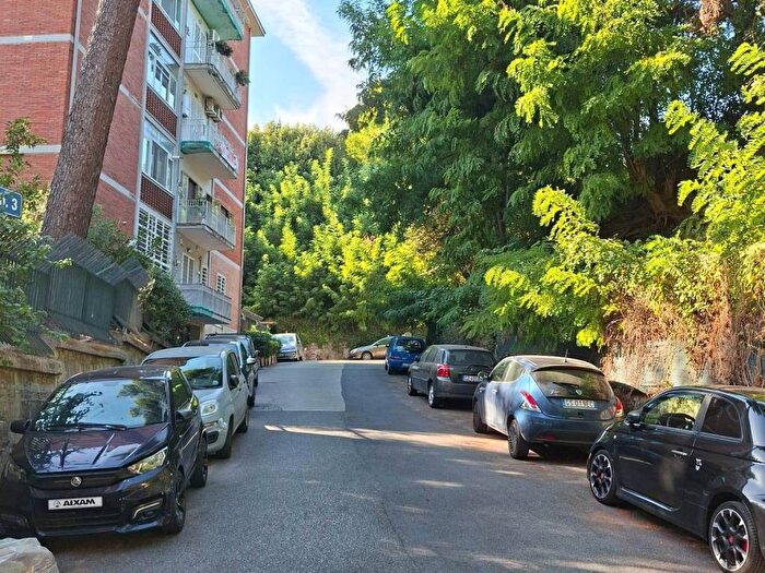 Appartamento trilocale in affitto in Via Francesco Petrarca, Posillipo, Napoli
