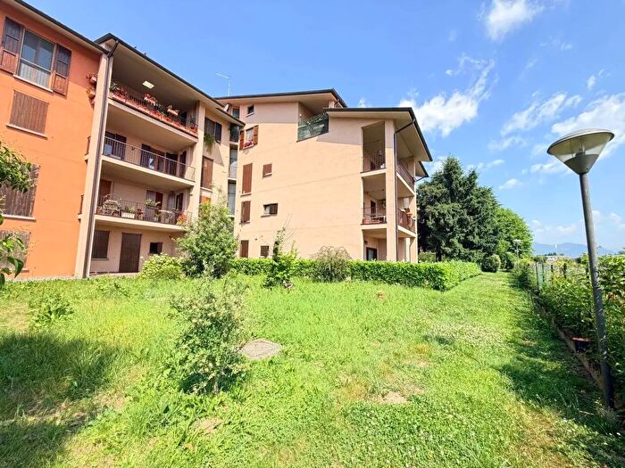 Appartamento quadrilocale in vendita in Via Marco Polo, Bonate Sotto