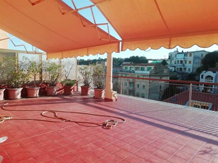 Appartamento trilocale in affitto in Varazze