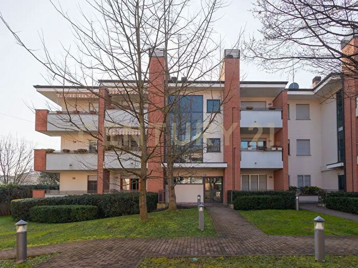 Appartamento trilocale in vendita in Via Anna Frank, Pregnana Milanese