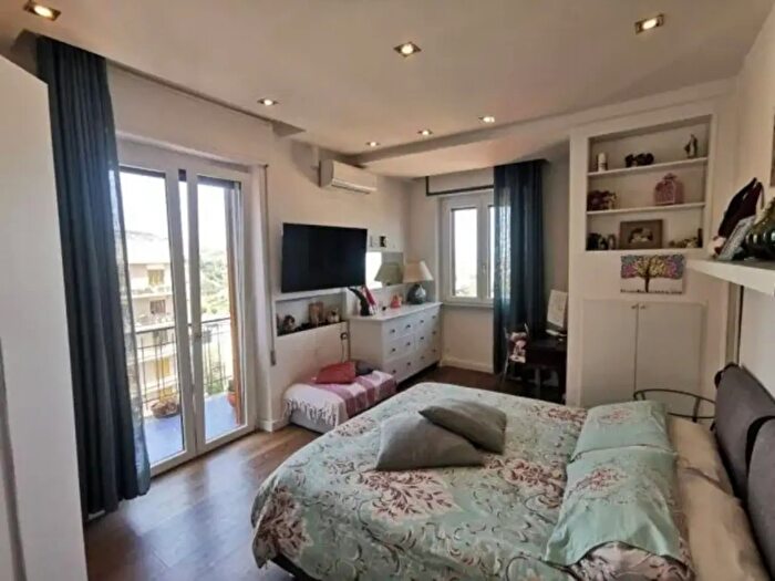 Appartamento trilocale in vendita in Via Francesco Acri, Catanzaro