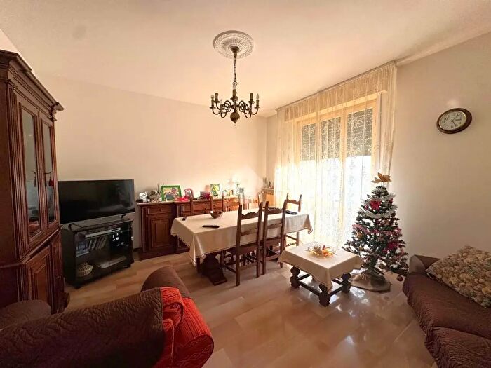 Appartamento trilocale in vendita in Via Arturo dellOro, Novara