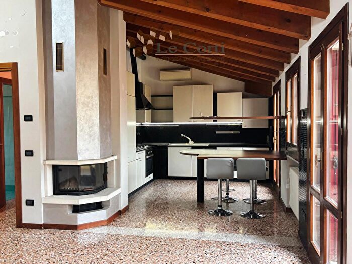 Appartamento quadrilocale in vendita in Lonigo