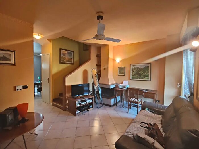 Casa con 6 locali in vendita in Piazzale Antonio Gramsci, Castel San Giovanni
