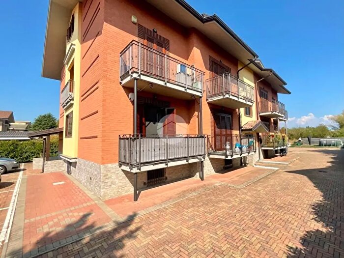 Appartamento quadrilocale in vendita in Via Enrico De Nicola, Leini'