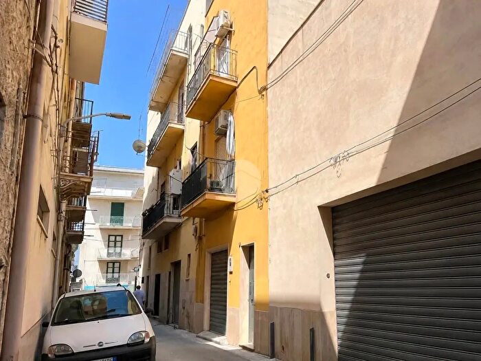 Appartamento con 5 locali in vendita in Via Cristoforo Colombo, Alcamo