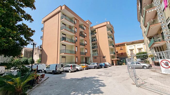 Appartamento quadrilocale in vendita in Via Roma, Maddaloni