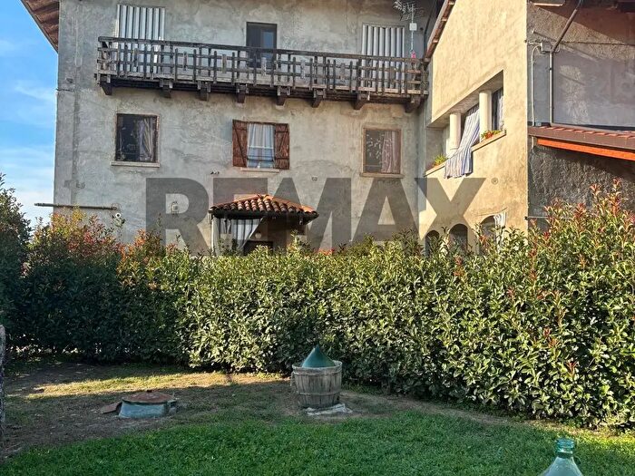 Casa con 9 locali in vendita in Cascina Luisina, Vische