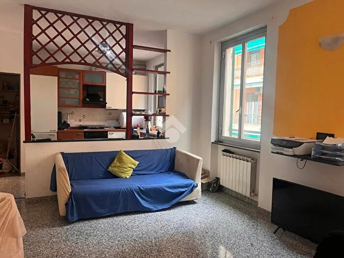 Appartamento quadrilocale in vendita in Via Monte Nero, Genova