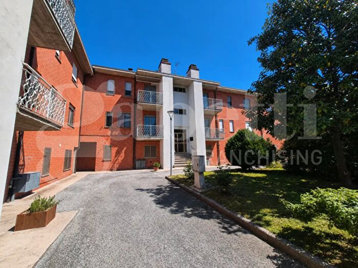 Appartamento con 5 locali in vendita in Piazza Duccio di Buoninsegna, Gubbio