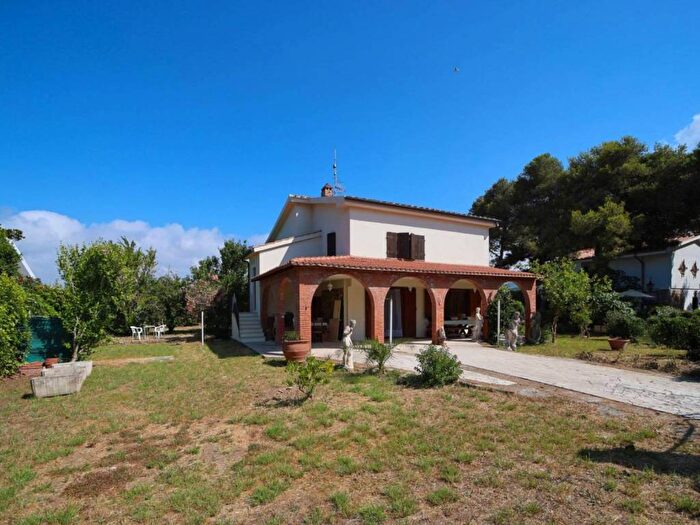 Casa con 6 locali in affitto in Strada Vicinale del Pino, Giannella, Orbetello