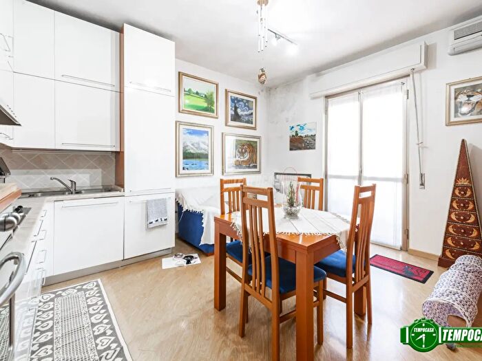 Appartamento trilocale in vendita in Via Vercelli, Nova Milanese