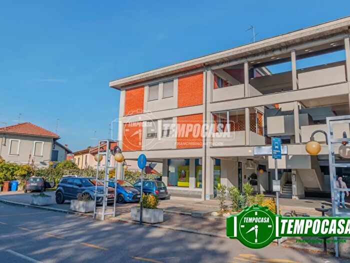 Appartamento trilocale in vendita in Via San Rocco, Siziano