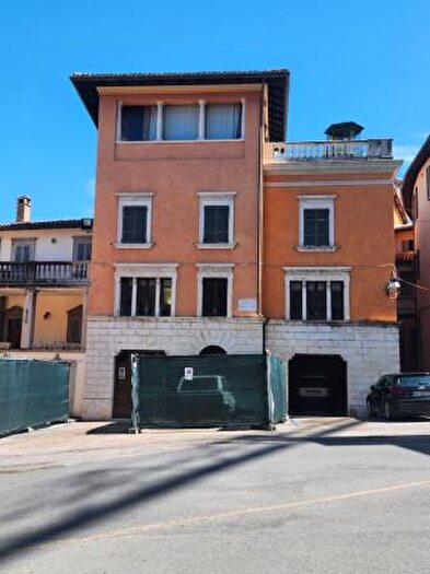 Appartamento quadrilocale in vendita in Largo Beniamino Gigli, Spoleto