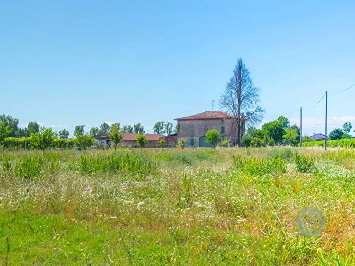 Casa quadrilocale in vendita in Soliera