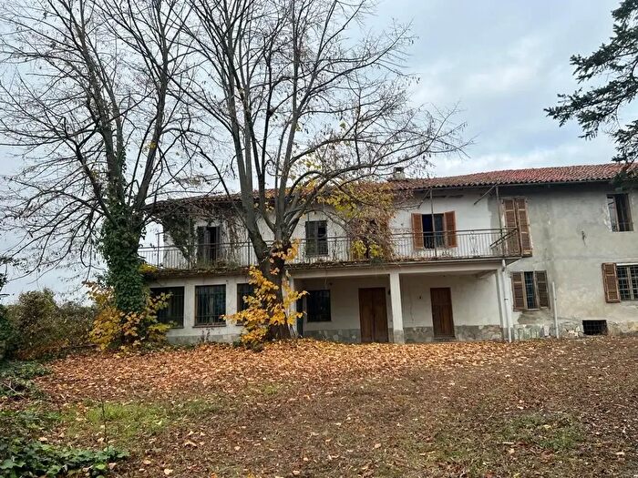 Casa con 9 locali in vendita in Cascina Casa Bianca, Camagna Monferrato