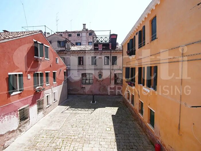 Appartamento con 5 locali in vendita in Cannaregio, Venezia