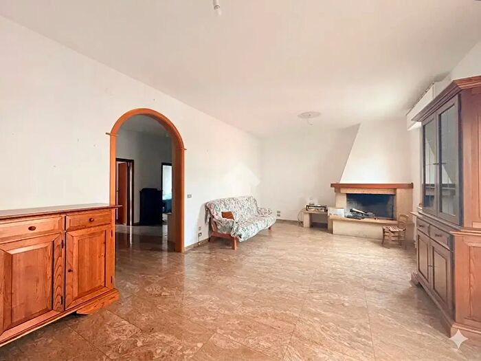 Appartamento quadrilocale in vendita in Via Salvo dAcquisto, Prato