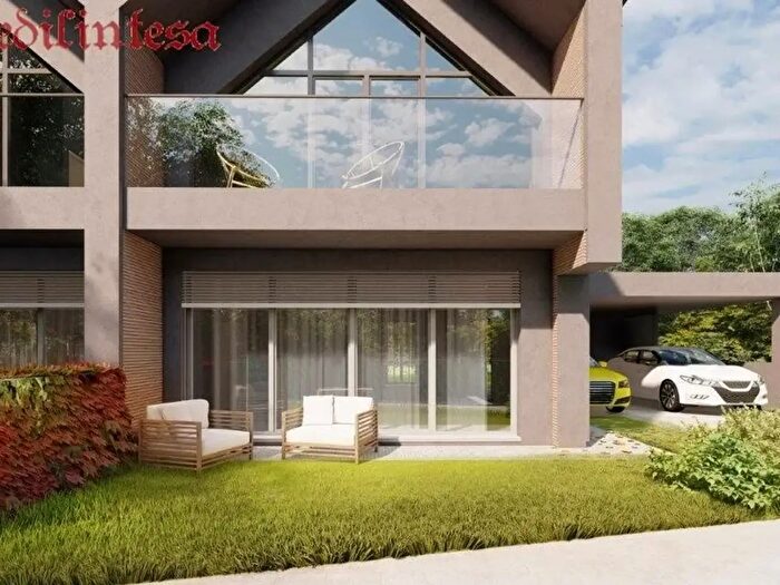 Casa con 7 locali in vendita in Via Boccherini, Monza