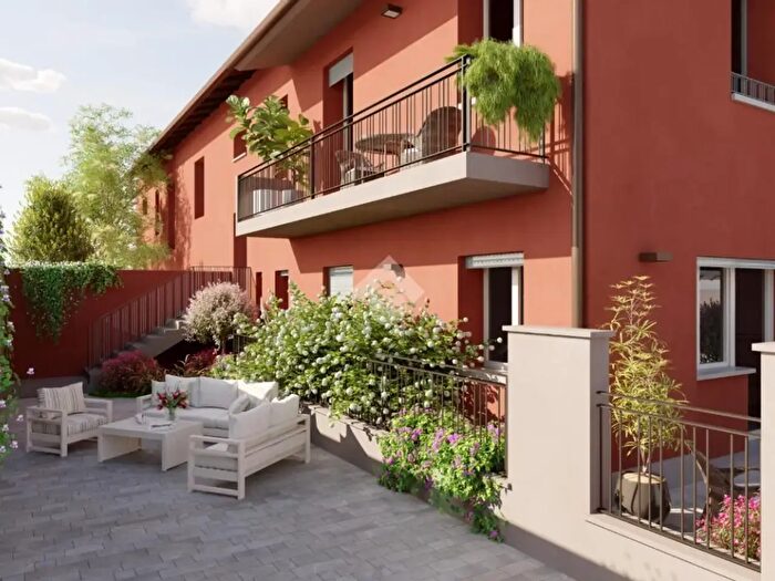 Appartamento trilocale in vendita in Via Luigi Cherubini, Bologna