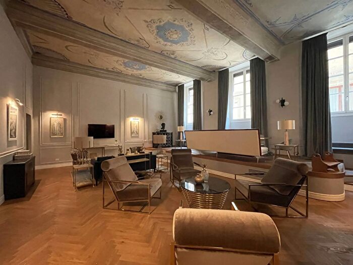 Appartamento con 9 locali in affitto in Firenze, Firenze