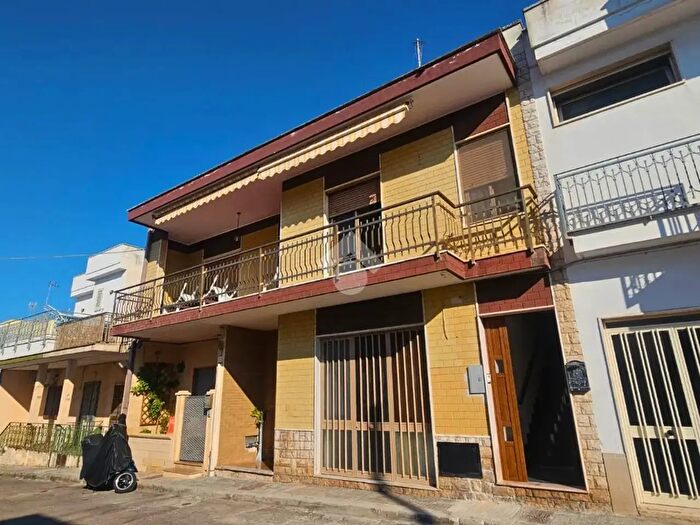 Appartamento con 8 locali in vendita in Via Aurelia, Nardo