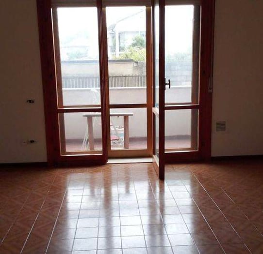 Appartamento trilocale in affitto in Via Arluno, Pogliano Milanese