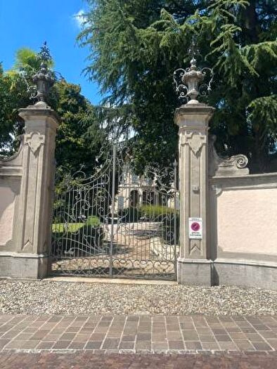 Appartamento trilocale in affitto in Via Stanga Busca, Costa Lambro, Carate Brianza