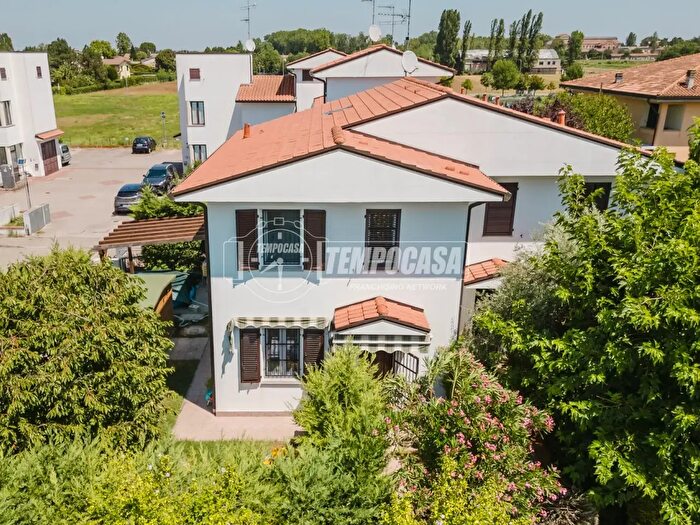 Casa quadrilocale in vendita in Via Castelletto, Massa Lombarda