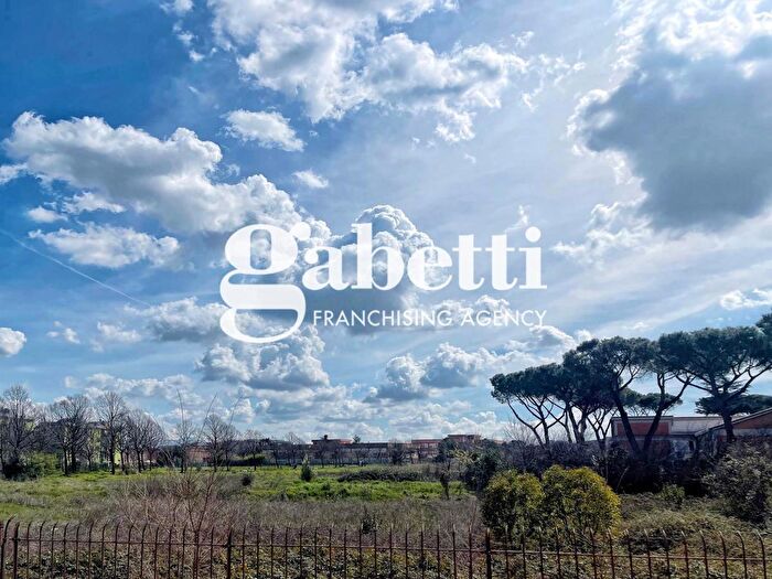 Appartamento trilocale in vendita in Via Anagni, Roma