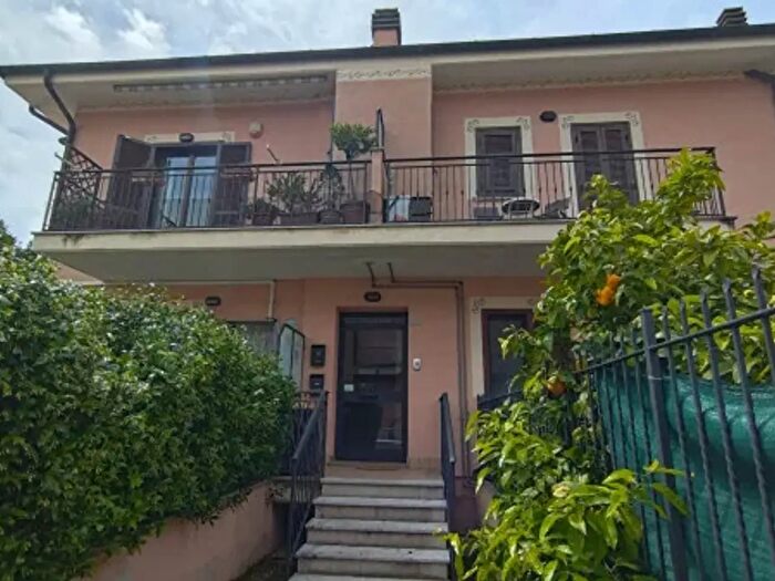 Appartamento trilocale in vendita in Via Umberto Terracini, Tivoli
