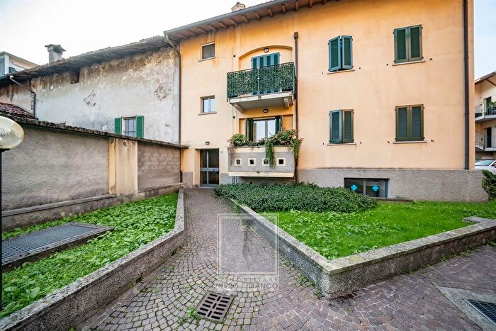 Appartamento quadrilocale in vendita in Via Redaelli, Olginate