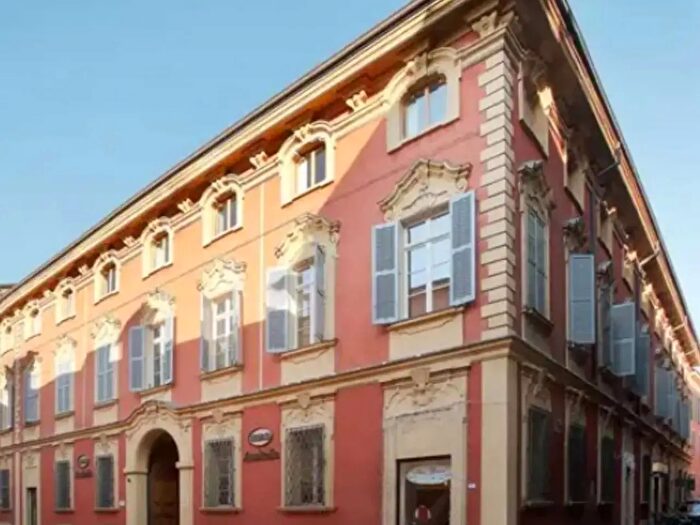 Appartamento quadrilocale in vendita in Via Emilia Santo Stefano, Reggio Emilia