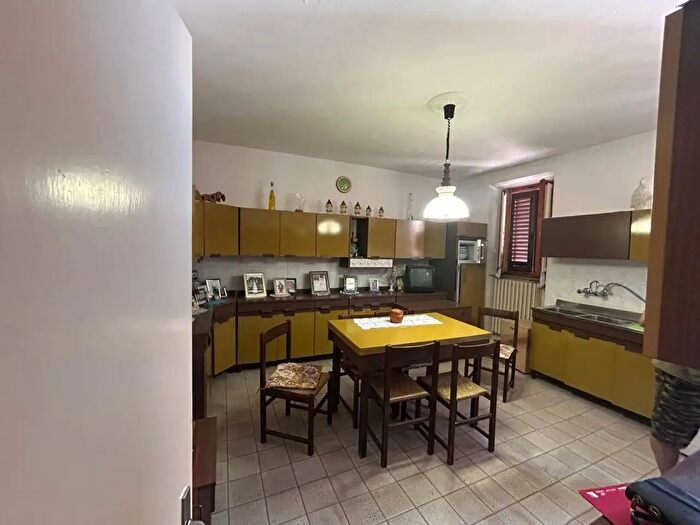 Casa con 5 locali in vendita in Castelfranco Piandiscò