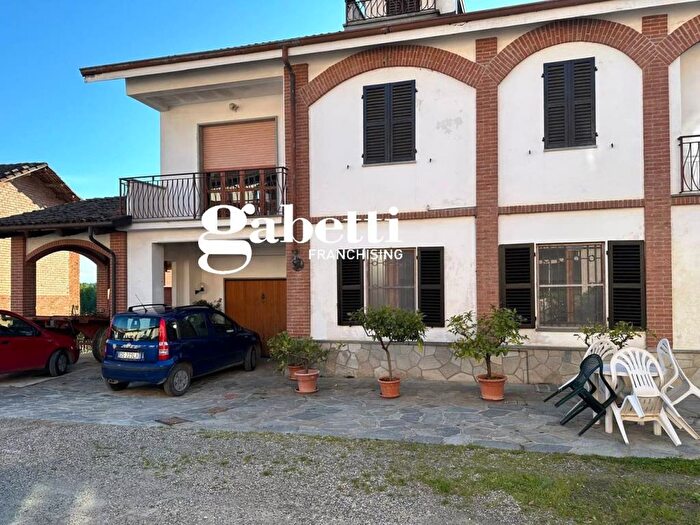 Appartamento quadrilocale in affitto in VICO RECINTO, Settime