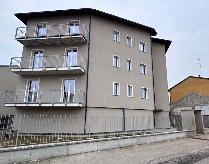 Appartamento quadrilocale in vendita in Corso Genova, Vigevano