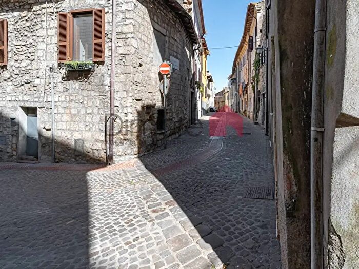 Appartamento quadrilocale in vendita in Via degli Archi, Tarquinia