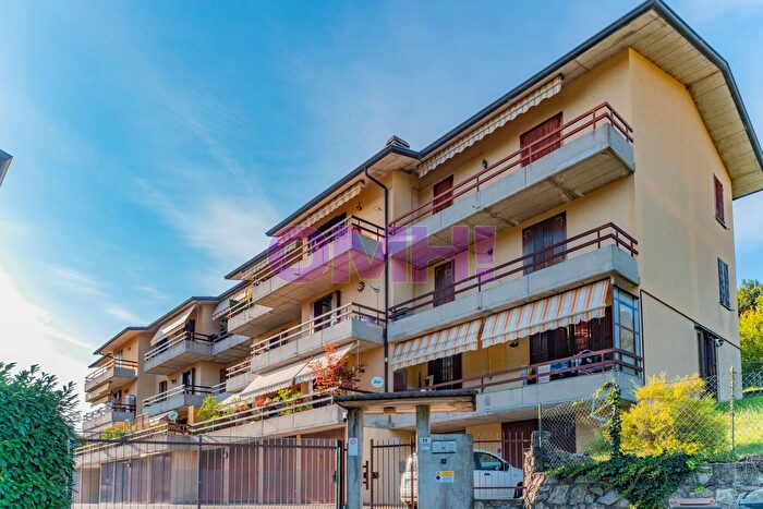 Appartamento trilocale in vendita in Rovereto, Laveno Mombello