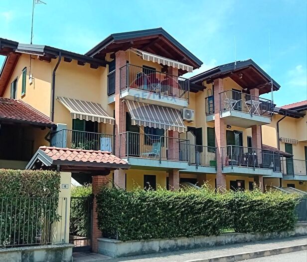 Appartamento con 5 locali in vendita in Via Monte Cervino, Solbiate Arno