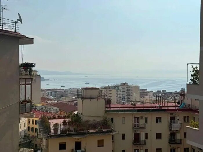 Appartamento con 6 locali in vendita in Parco Comola Ricci, Napoli